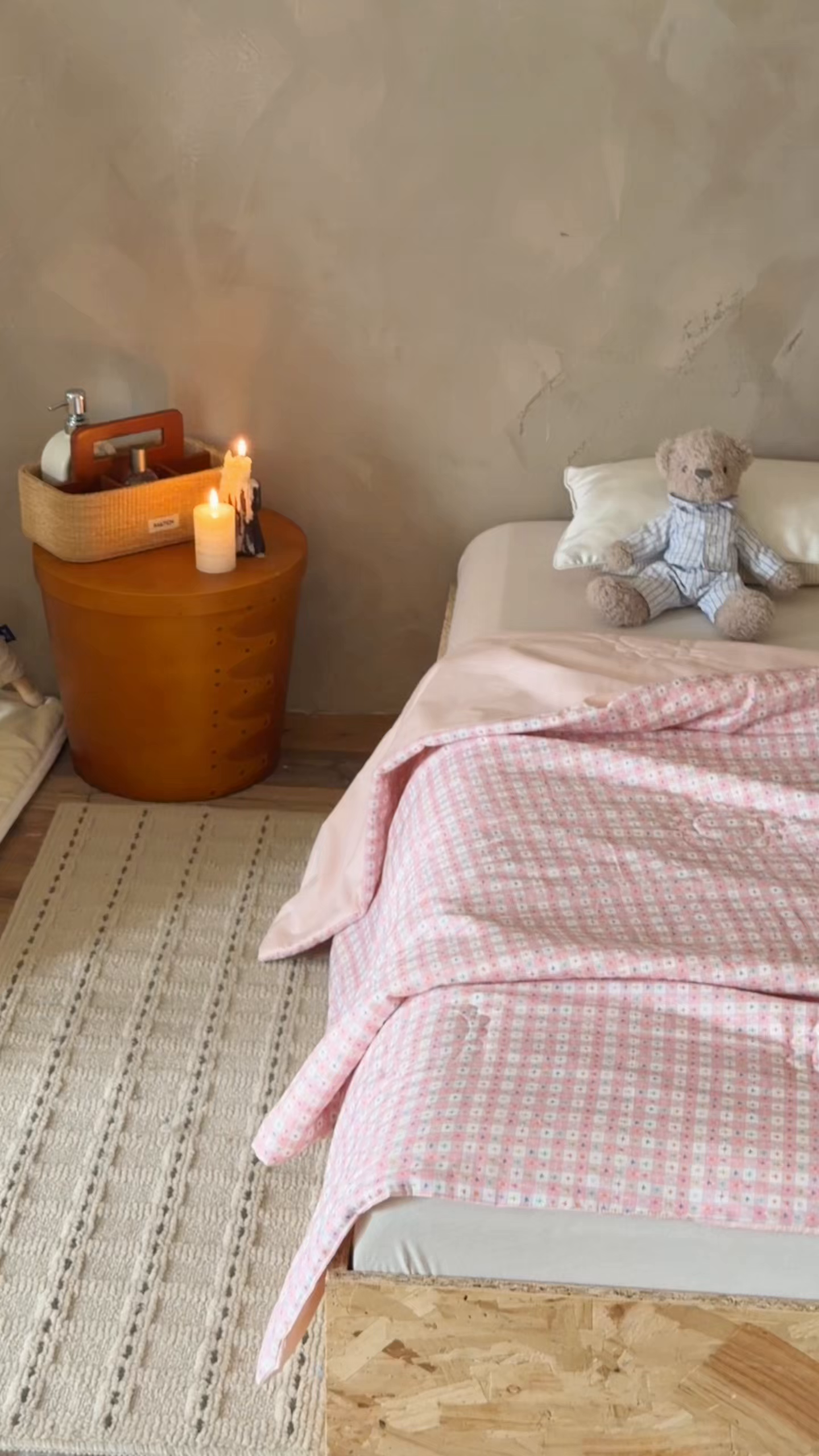 91家纺网 家纺一手货源 找家纺 喜多兔儿童家纺 2026新款A类全棉双层纱贴布绣夏被夏凉被空调被 粉色罗琳小兔宝