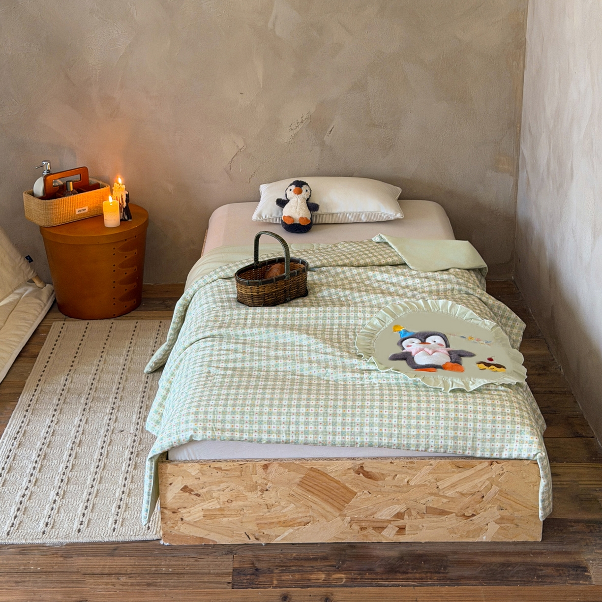 91家纺网 家纺一手货源 找家纺 喜多兔儿童家纺 2026新款A类全棉双层纱贴布绣夏被夏凉被空调被 绿色桑迪小企鹅