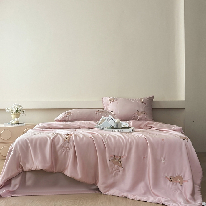 91家纺网 家纺一手货源 找家纺 波比可可 2026新款春夏凉感莱赛尔60支兰精天丝绣花夏被四件套 甜蜜花园