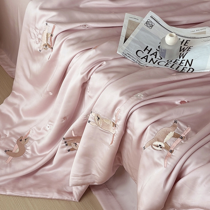 91家纺网 家纺一手货源 找家纺 波比可可 2026新款春夏凉感莱赛尔60支兰精天丝绣花夏被四件套 甜蜜花园