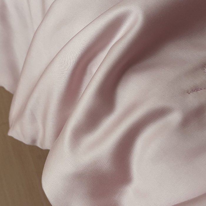 91家纺网 家纺一手货源 找家纺 波比可可 2026新款春夏凉感莱赛尔60支兰精天丝绣花夏被四件套 甜蜜花园