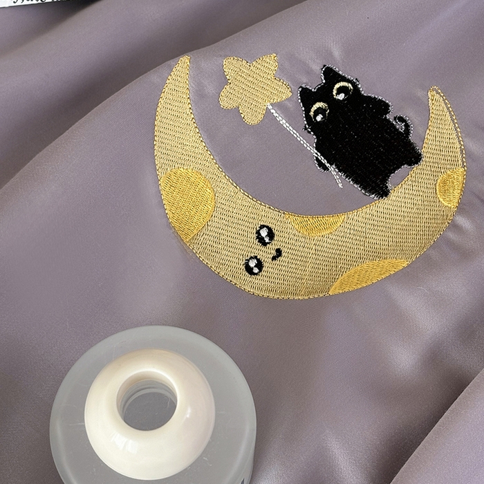 91家纺网 家纺一手货源 找家纺 波比可可 2026新款春夏凉感莱赛尔60支兰精天丝绣花夏被四件套 喵喵派对