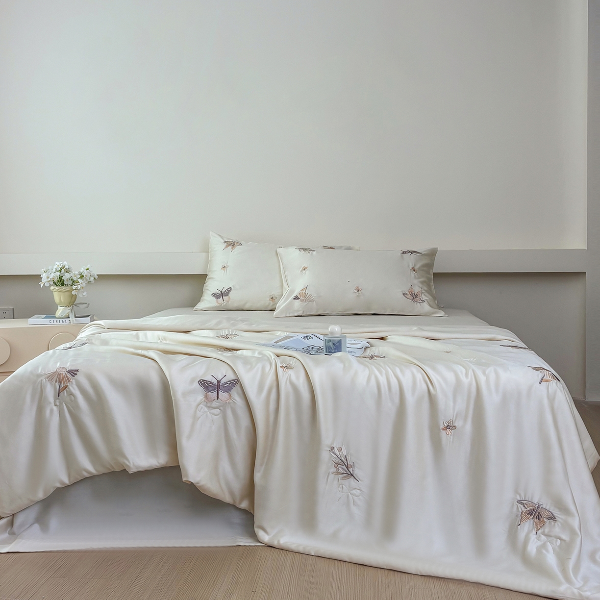 91家纺网 家纺一手货源 找家纺 （总）波比可可 2026新款春夏凉感莱赛尔60支兰精天丝绣花夏被四件套