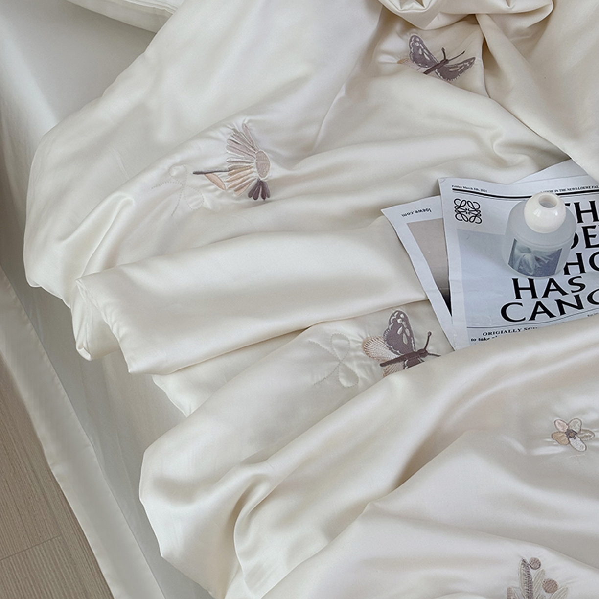 91家纺网 家纺一手货源 找家纺 波比可可 2026新款春夏凉感莱赛尔60支兰精天丝绣花夏被四件套 蝴蝶恋曲