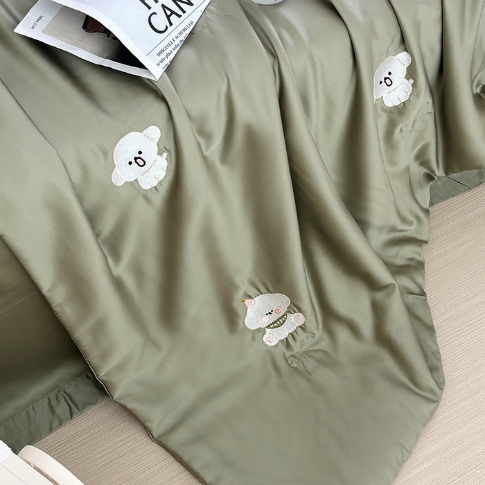 91家纺网 家纺一手货源 找家纺 波比可可 2026新款春夏凉感莱赛尔60支兰精天丝绣花夏被四件套 幸运小狗