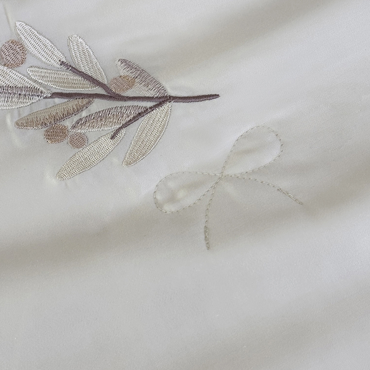 91家纺网 家纺一手货源 找家纺 波比可可 2026新款春夏凉感莱赛尔60支兰精天丝绣花夏被四件套 蝴蝶恋曲