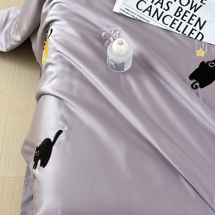 91家纺网 家纺一手货源 找家纺 波比可可 2026新款春夏凉感莱赛尔60支兰精天丝绣花夏被四件套 喵喵派对