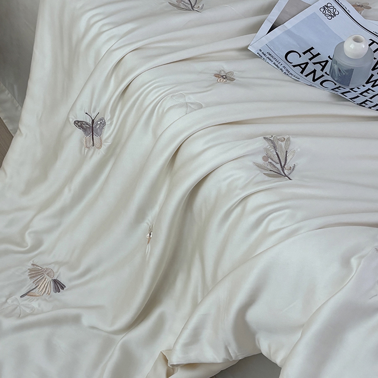 91家纺网 家纺一手货源 找家纺 波比可可 2026新款春夏凉感莱赛尔60支兰精天丝绣花夏被四件套 蝴蝶恋曲