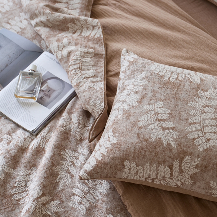 91家纺网 家纺一手货源 找家纺 如一 2026新款60S全棉色织提花三层纱夏被四件套-诗韵系列 诗韵咖