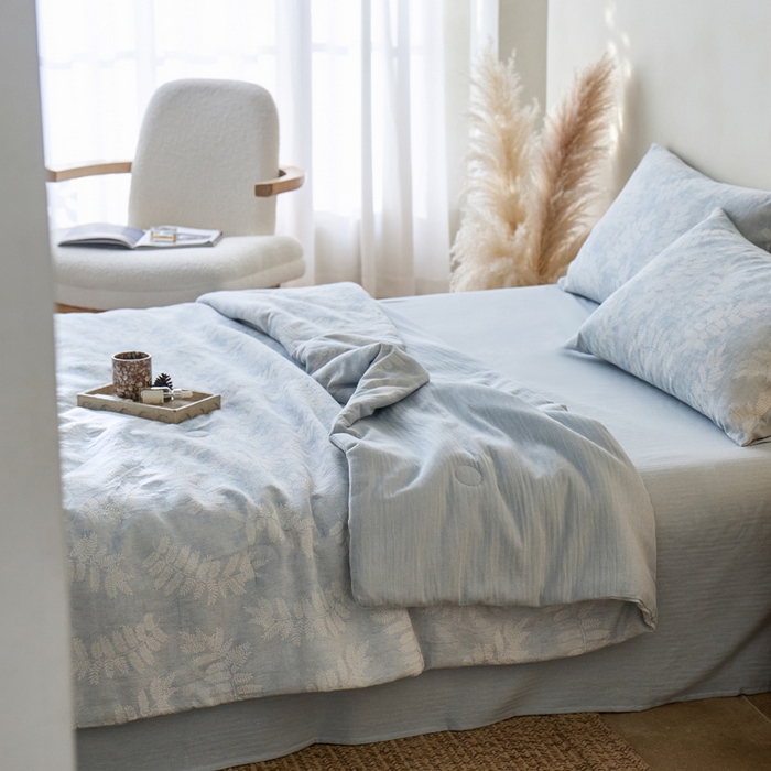 91家纺网 家纺一手货源 找家纺 如一 2026新款60S全棉色织提花三层纱夏被四件套-诗韵系列 诗韵蓝