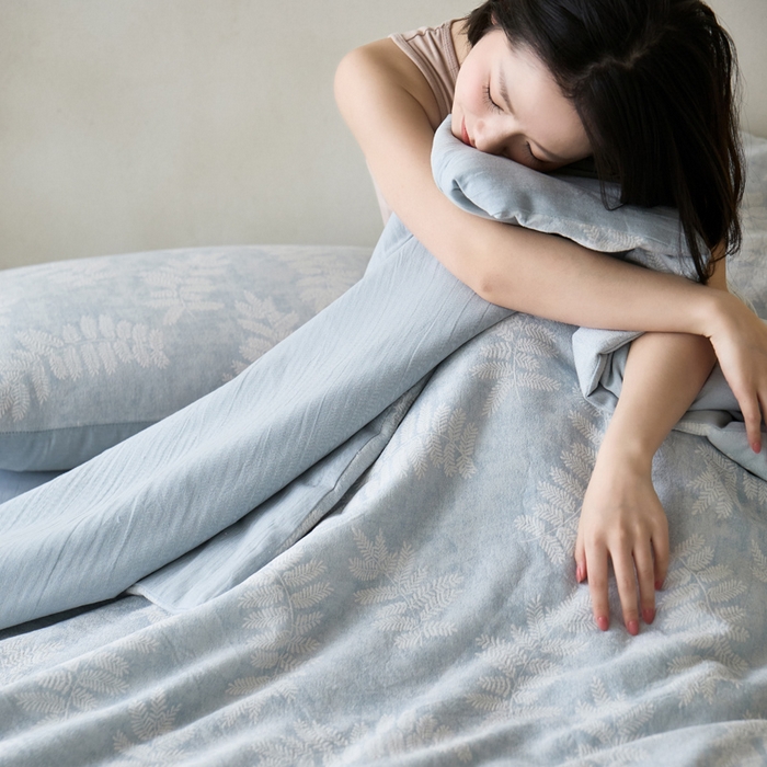 91家纺网 家纺一手货源 找家纺 如一 2026新款60S全棉色织提花三层纱夏被四件套-诗韵系列 诗韵蓝