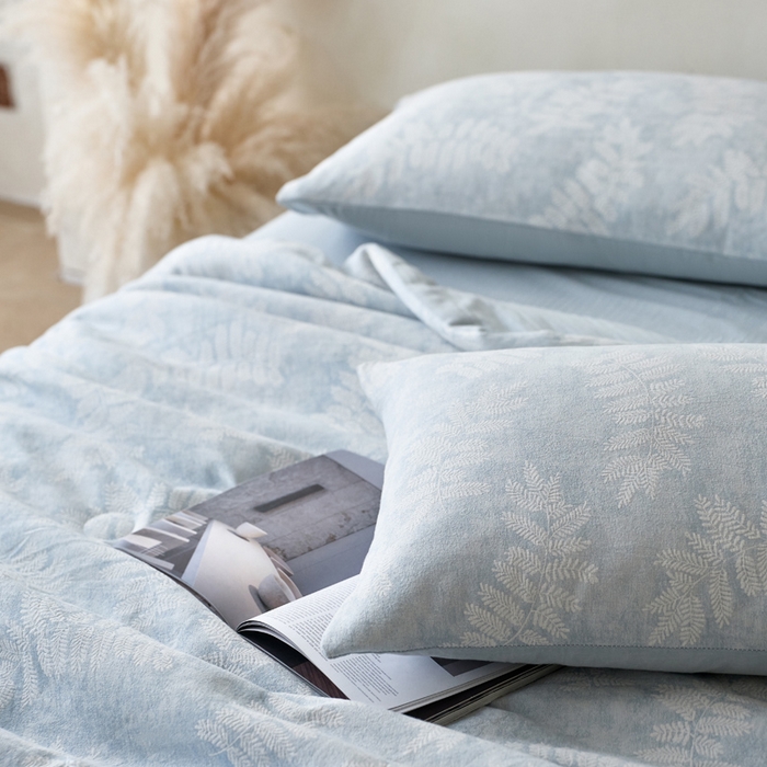 91家纺网 家纺一手货源 找家纺 如一 2026新款60S全棉色织提花三层纱夏被四件套-诗韵系列 诗韵蓝