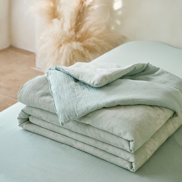 91家纺网 家纺一手货源 找家纺 如一 2026新款60S全棉色织提花三层纱夏被四件套-诗韵系列 诗韵绿