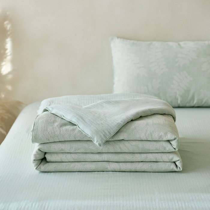 91家纺网 家纺一手货源 找家纺 如一 2026新款60S全棉色织提花三层纱夏被四件套-诗韵系列 诗韵绿