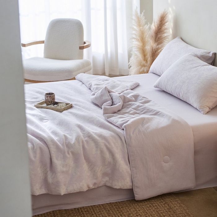 91家纺网 家纺一手货源 找家纺 如一 2026新款60S全棉色织提花三层纱夏被四件套-诗韵系列 诗韵紫