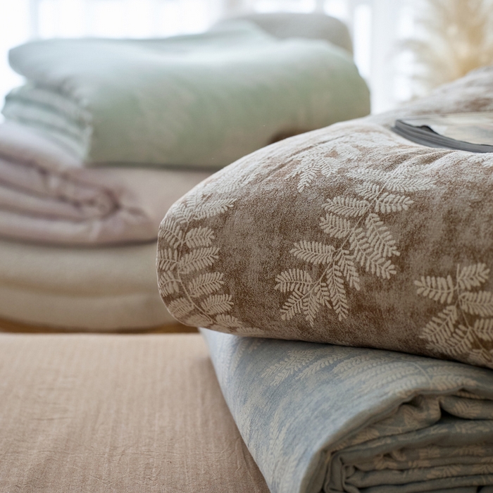 91家纺网 家纺一手货源 找家纺 如一 2026新款60S全棉色织提花三层纱夏被四件套-诗韵系列 组合