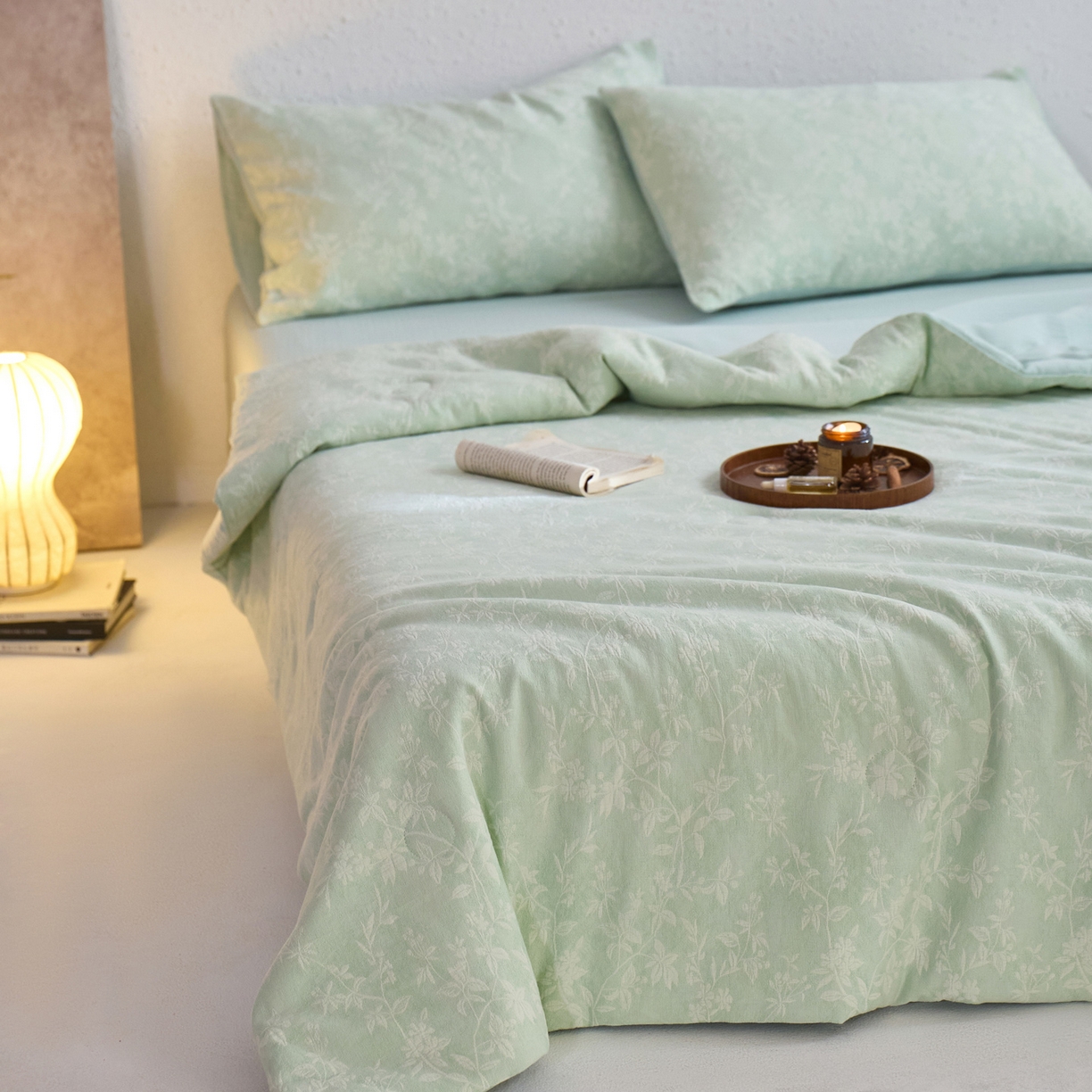 91家纺网 家纺一手货源 找家纺 如一 2026新款60S全棉色织提花三层纱夏被四件套叶蔓系列 叶蔓绿