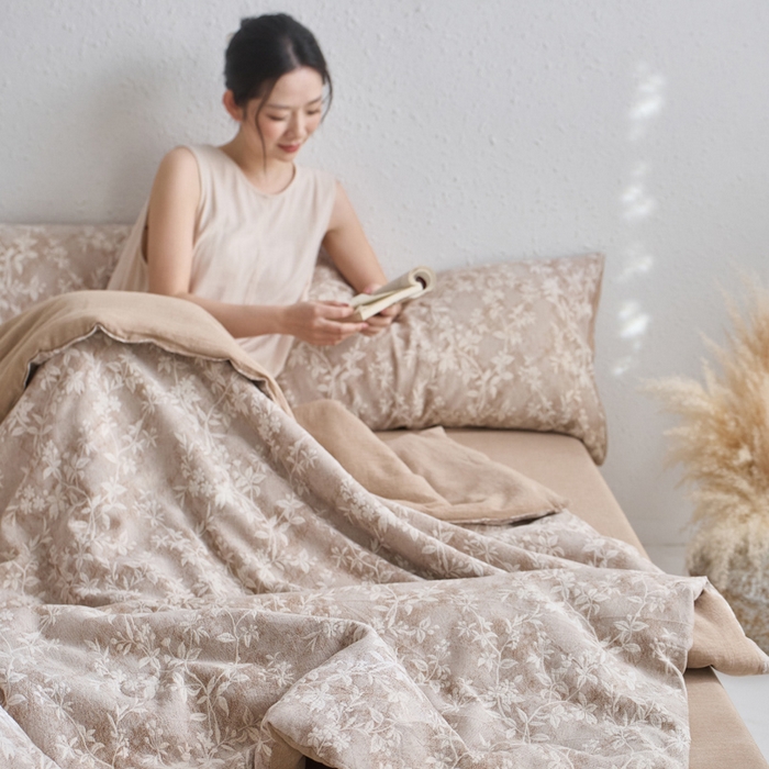 91家纺网 家纺一手货源 找家纺 如一 2026新款60S全棉色织提花三层纱夏被四件套叶蔓系列 叶蔓咖