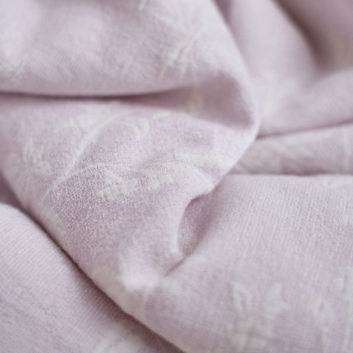 91家纺网 家纺一手货源 找家纺 如一 2026新款60S全棉色织提花三层纱夏被四件套叶蔓系列 叶蔓紫