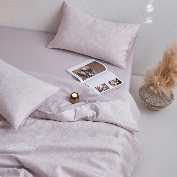 91家纺网 家纺一手货源 找家纺 如一 2026新款60S全棉色织提花三层纱夏被四件套叶蔓系列 叶蔓紫