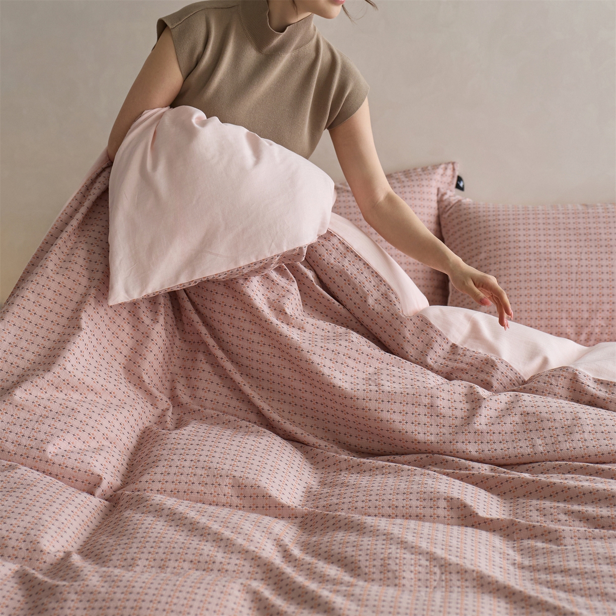 91家纺网 家纺一手货源 找家纺  安莱生活 2026年新款水洗棉提花松栗小禾四件套 松栗小禾-豆沙