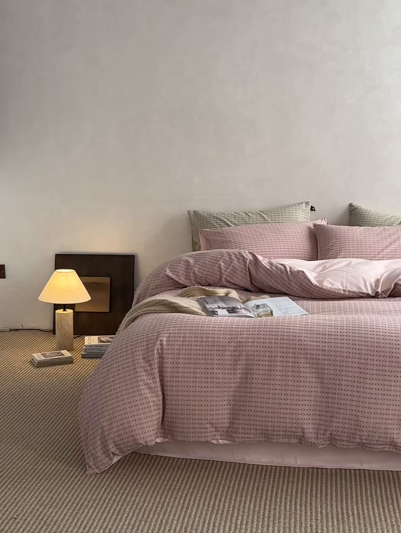 91家纺网 家纺一手货源 找家纺  安莱生活 2026年新款水洗棉提花松栗小禾四件套 松栗小禾-豆沙