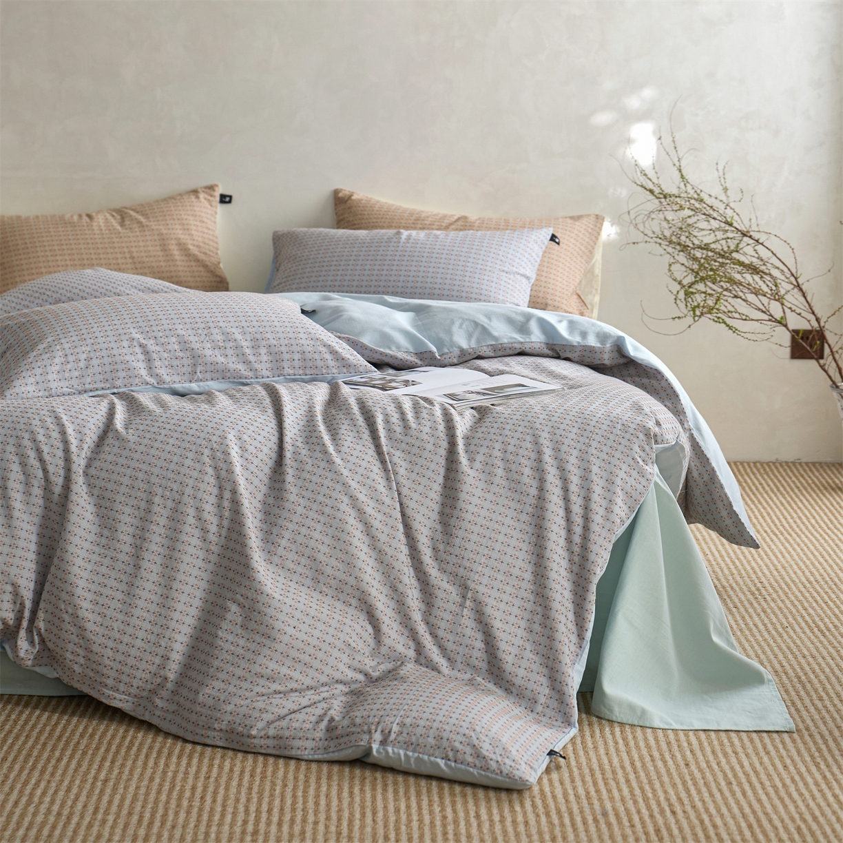 91家纺网 家纺一手货源 找家纺  安莱生活 2026年新款水洗棉提花松栗小禾四件套 松栗小禾-灰蓝