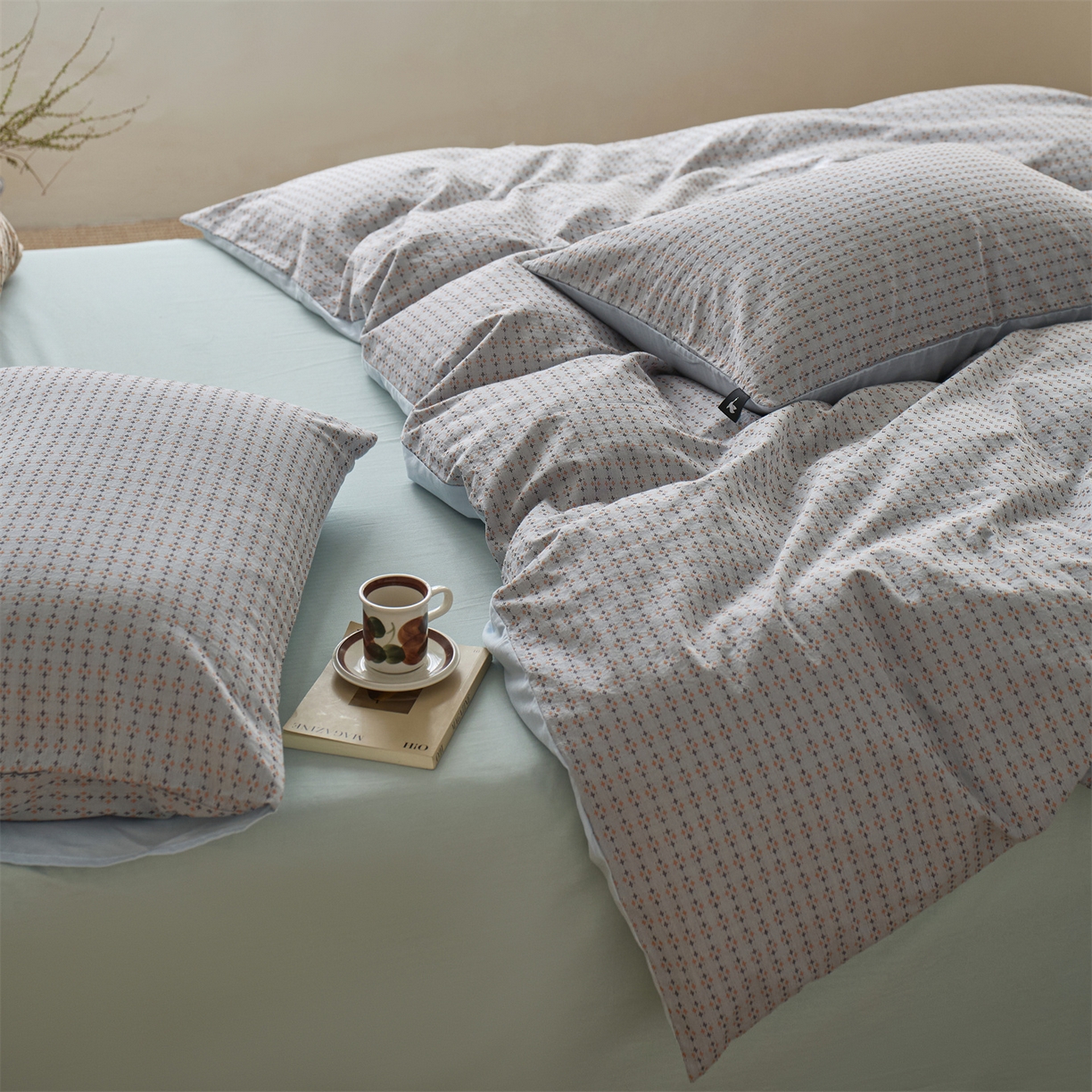 91家纺网 家纺一手货源 找家纺  安莱生活 2026年新款水洗棉提花松栗小禾四件套 松栗小禾-灰蓝