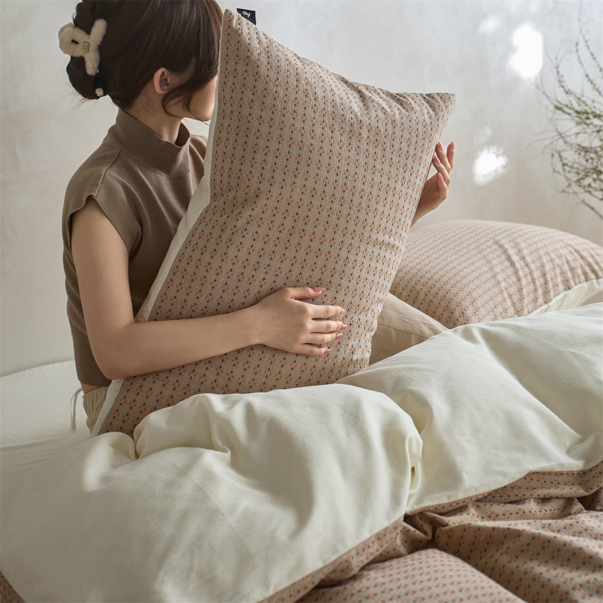 91家纺网 家纺一手货源 找家纺  安莱生活 2026年新款水洗棉提花松栗小禾四件套 松栗小禾-米黄