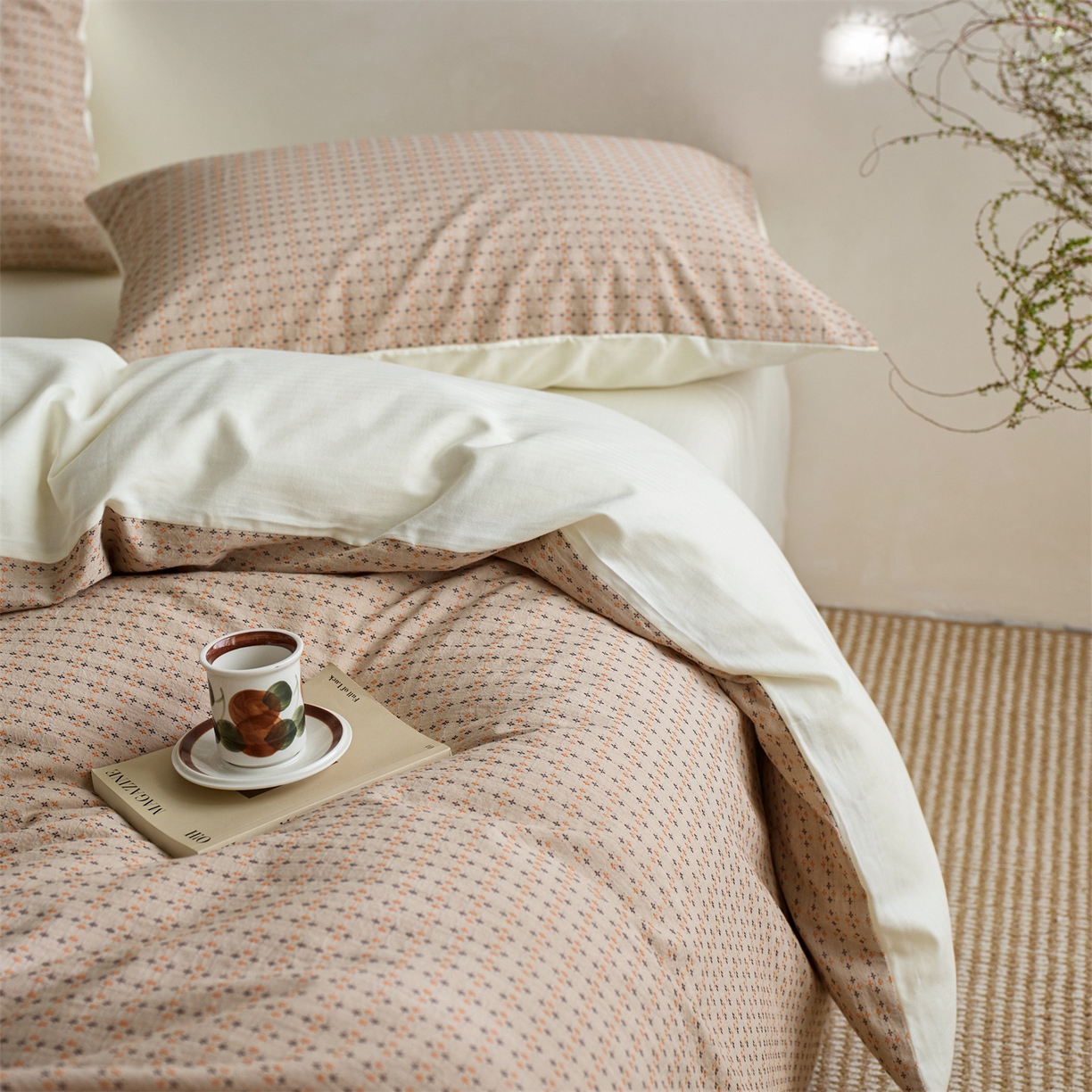 91家纺网 家纺一手货源 找家纺  安莱生活 2026年新款水洗棉提花松栗小禾四件套 松栗小禾-米黄