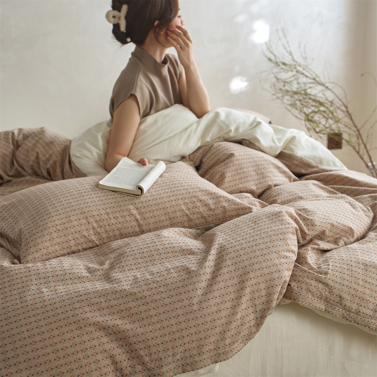 91家纺网 家纺一手货源 找家纺  安莱生活 2026年新款水洗棉提花松栗小禾四件套 松栗小禾-米黄