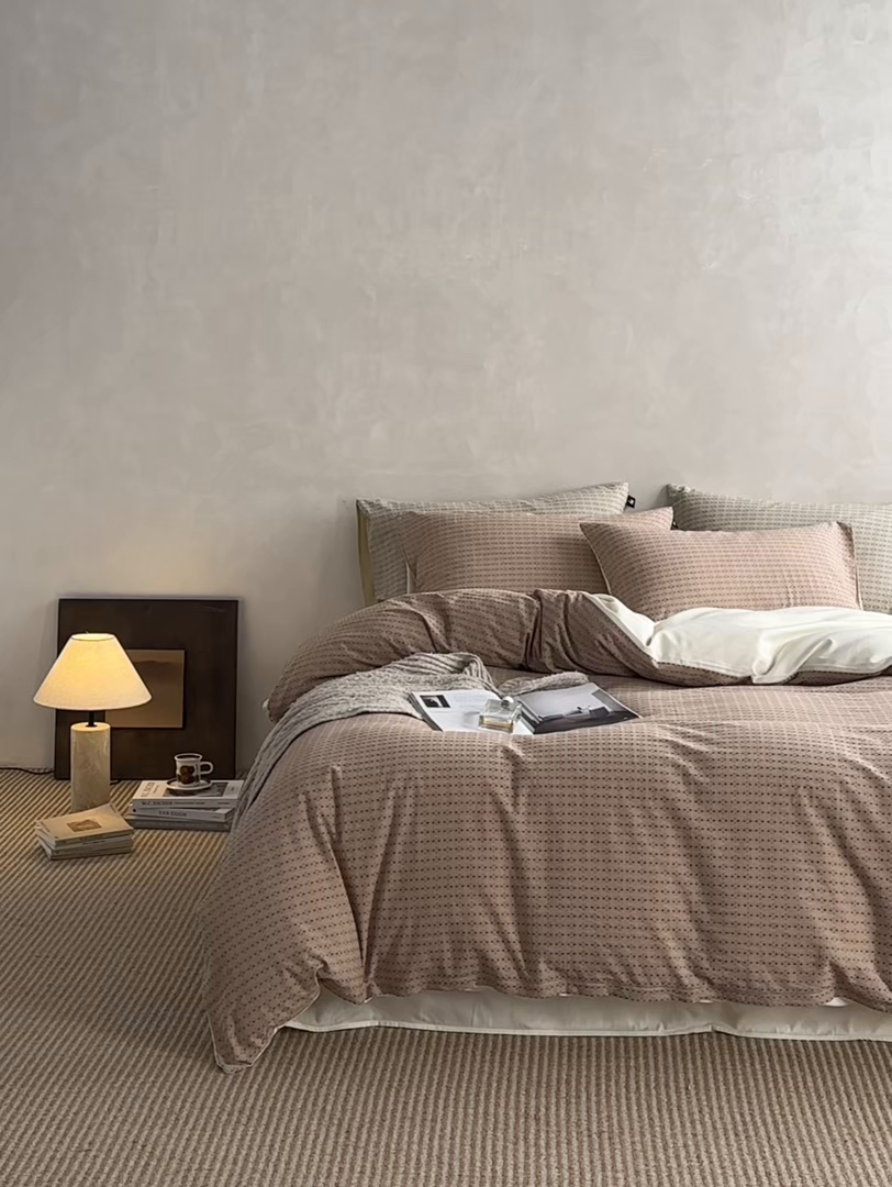 91家纺网 家纺一手货源 找家纺  安莱生活 2026年新款水洗棉提花松栗小禾四件套 松栗小禾-米黄