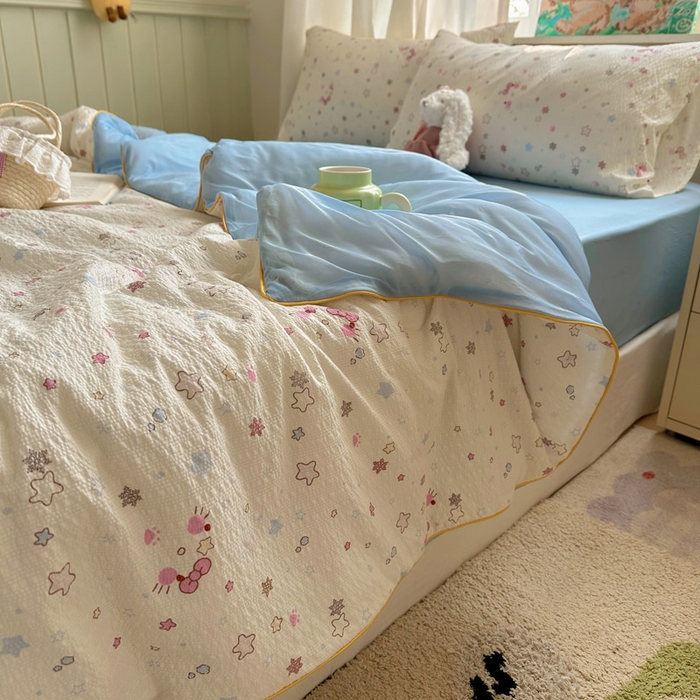 91家纺网 家纺一手货源 找家纺 几禾 2026新款泡芙纱单夏被夏凉被空调被-凉糖系列（凉而不冰的触感，清凉与柔软兼得） 凉糖-躲猫猫