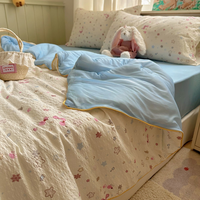 91家纺网 家纺一手货源 找家纺 几禾 2026新款泡芙纱单夏被夏凉被空调被-凉糖系列（凉而不冰的触感，清凉与柔软兼得） 凉糖-躲猫猫