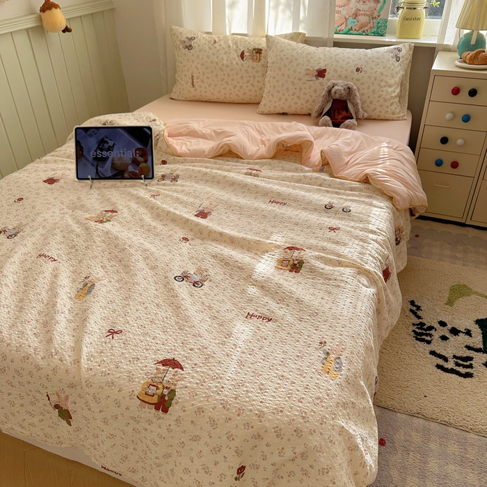 91家纺网 家纺一手货源 找家纺 几禾 2026新款泡芙纱单夏被夏凉被空调被-凉糖系列（凉而不冰的触感，清凉与柔软兼得） 凉糖-躲雨小兔