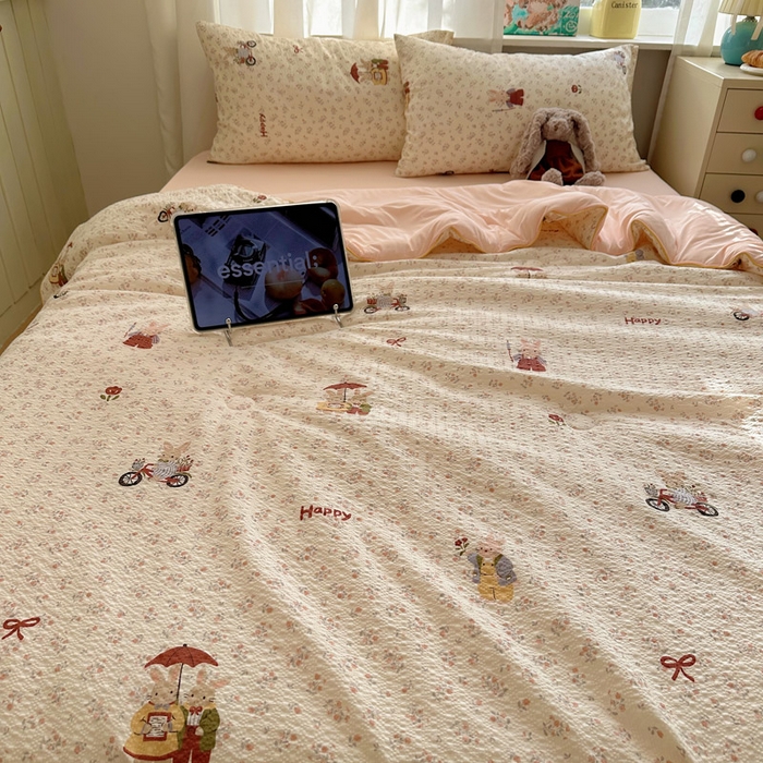 91家纺网 家纺一手货源 找家纺 几禾 2026新款泡芙纱单夏被夏凉被空调被-凉糖系列（凉而不冰的触感，清凉与柔软兼得） 凉糖-躲雨小兔