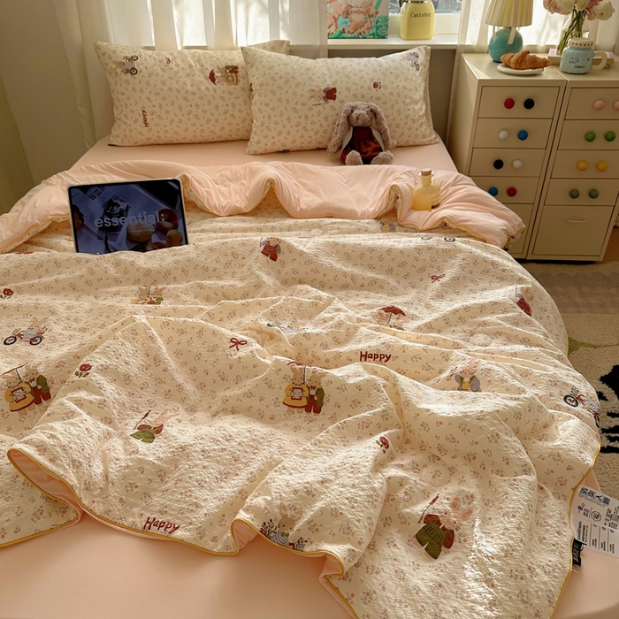 91家纺网 家纺一手货源 找家纺 几禾 2026新款泡芙纱单夏被夏凉被空调被-凉糖系列（凉而不冰的触感，清凉与柔软兼得） 凉糖-躲雨小兔