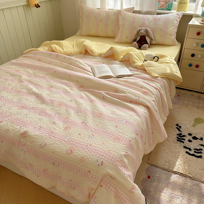 91家纺网 家纺一手货源 找家纺 几禾 2026新款泡芙纱单夏被夏凉被空调被-凉糖系列（凉而不冰的触感，清凉与柔软兼得） 凉糖-黄粉猫团