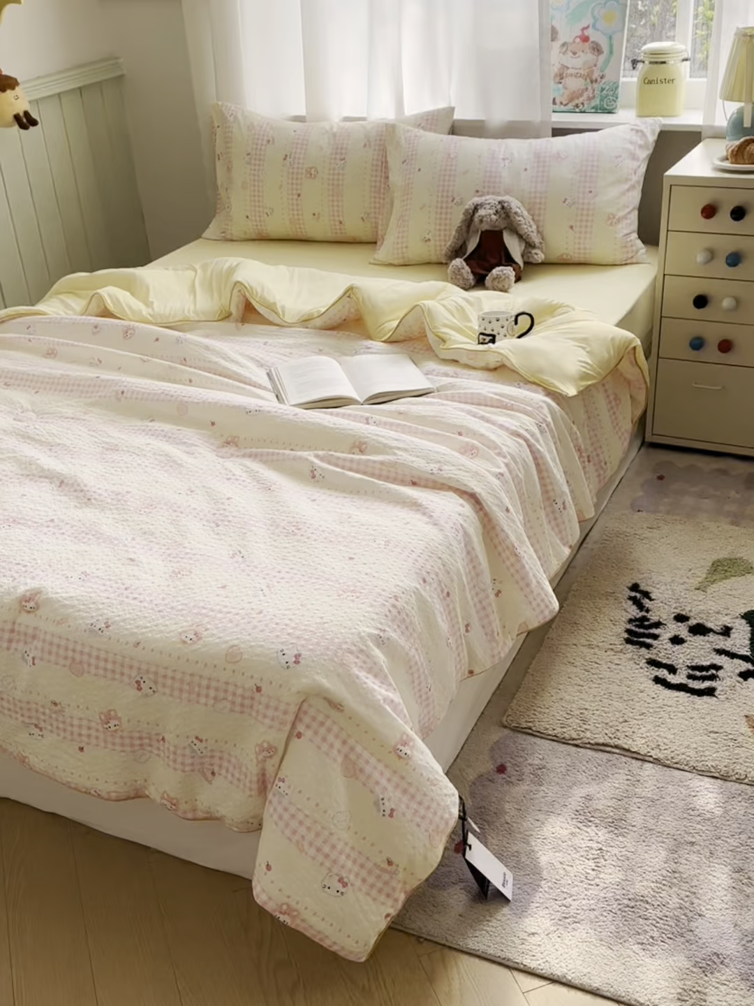 91家纺网 家纺一手货源 找家纺 几禾 2026新款泡芙纱单夏被夏凉被空调被-凉糖系列（凉而不冰的触感，清凉与柔软兼得） 凉糖-黄粉猫团