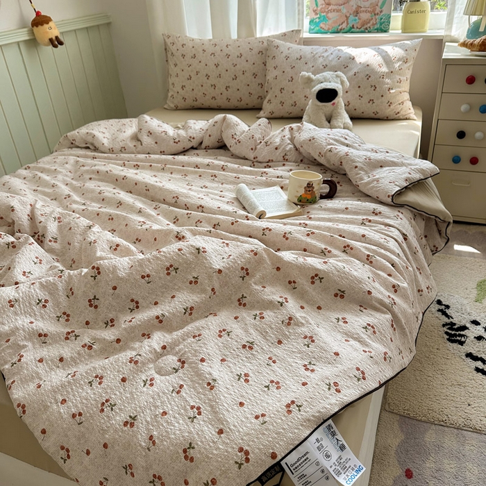91家纺网 家纺一手货源 找家纺 几禾 2026新款泡芙纱单夏被夏凉被空调被-凉糖系列（凉而不冰的触感，清凉与柔软兼得） 凉糖-酒渍樱桃