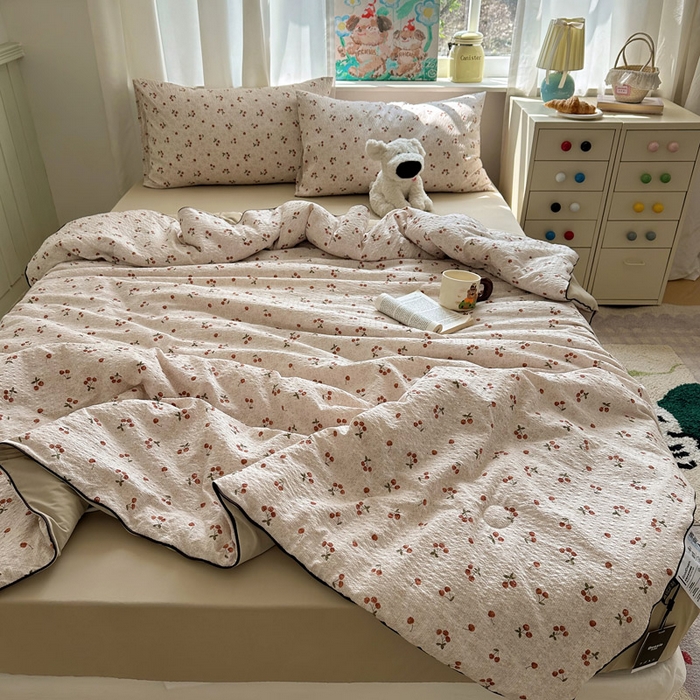 91家纺网 家纺一手货源 找家纺 几禾 2026新款泡芙纱单夏被夏凉被空调被-凉糖系列（凉而不冰的触感，清凉与柔软兼得） 凉糖-酒渍樱桃