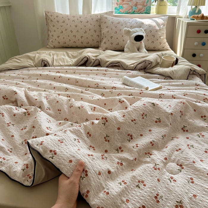 91家纺网 家纺一手货源 找家纺 几禾 2026新款泡芙纱单夏被夏凉被空调被-凉糖系列（凉而不冰的触感，清凉与柔软兼得） 凉糖-酒渍樱桃