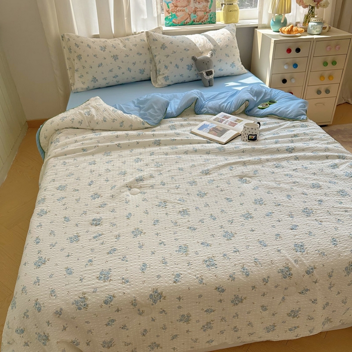 91家纺网 家纺一手货源 找家纺 几禾 2026新款泡芙纱单夏被夏凉被空调被-凉糖系列（凉而不冰的触感，清凉与柔软兼得） 凉糖-蓝雪草