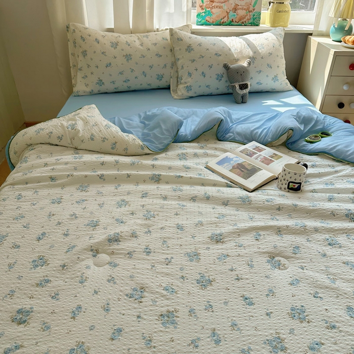 91家纺网 家纺一手货源 找家纺 几禾 2026新款泡芙纱单夏被夏凉被空调被-凉糖系列（凉而不冰的触感，清凉与柔软兼得） 凉糖-蓝雪草