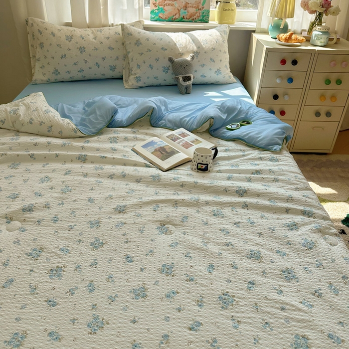 91家纺网 家纺一手货源 找家纺 几禾 2026新款泡芙纱单夏被夏凉被空调被-凉糖系列（凉而不冰的触感，清凉与柔软兼得） 凉糖-蓝雪草