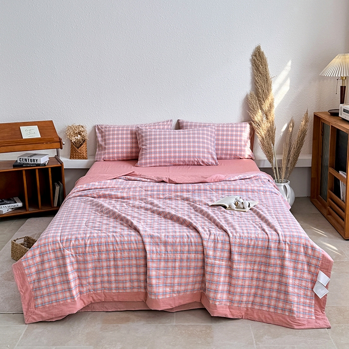 91家纺网 家纺一手货源 找家纺 家贝爱 2026新款全棉色织新疆棉花夏被夏凉被空调被 粉韵格