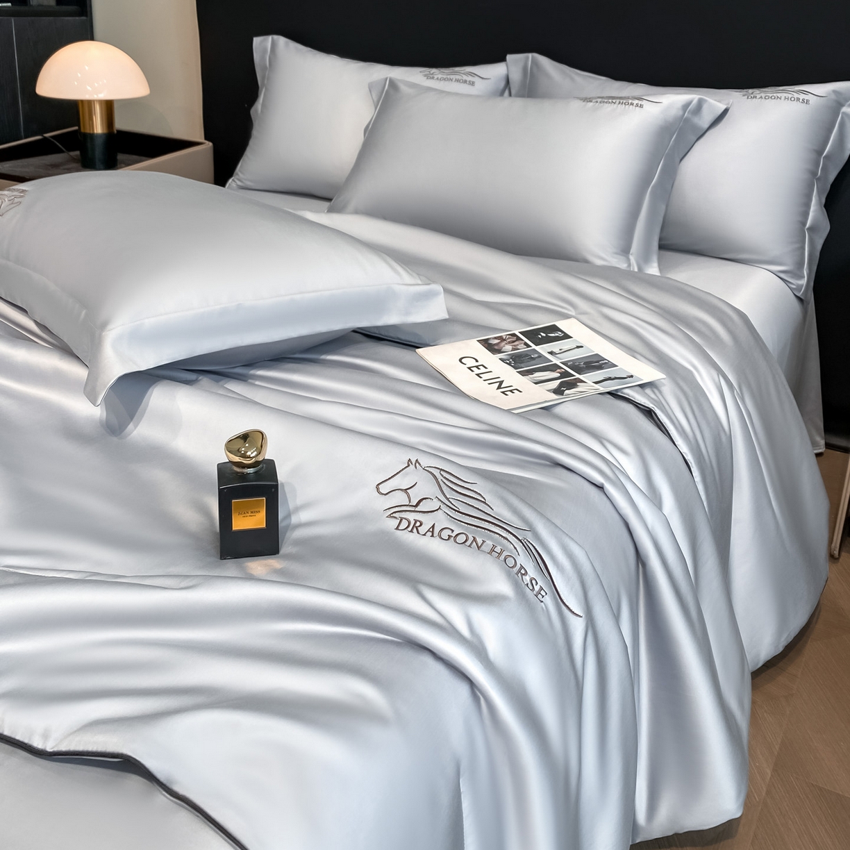 91家纺网 家纺一手货源 找家纺 （总）新方向 2026刺绣A类20%蚕丝天丝棉夏被四件套 65%60s兰精天丝 35%100支长绒棉-一马当先