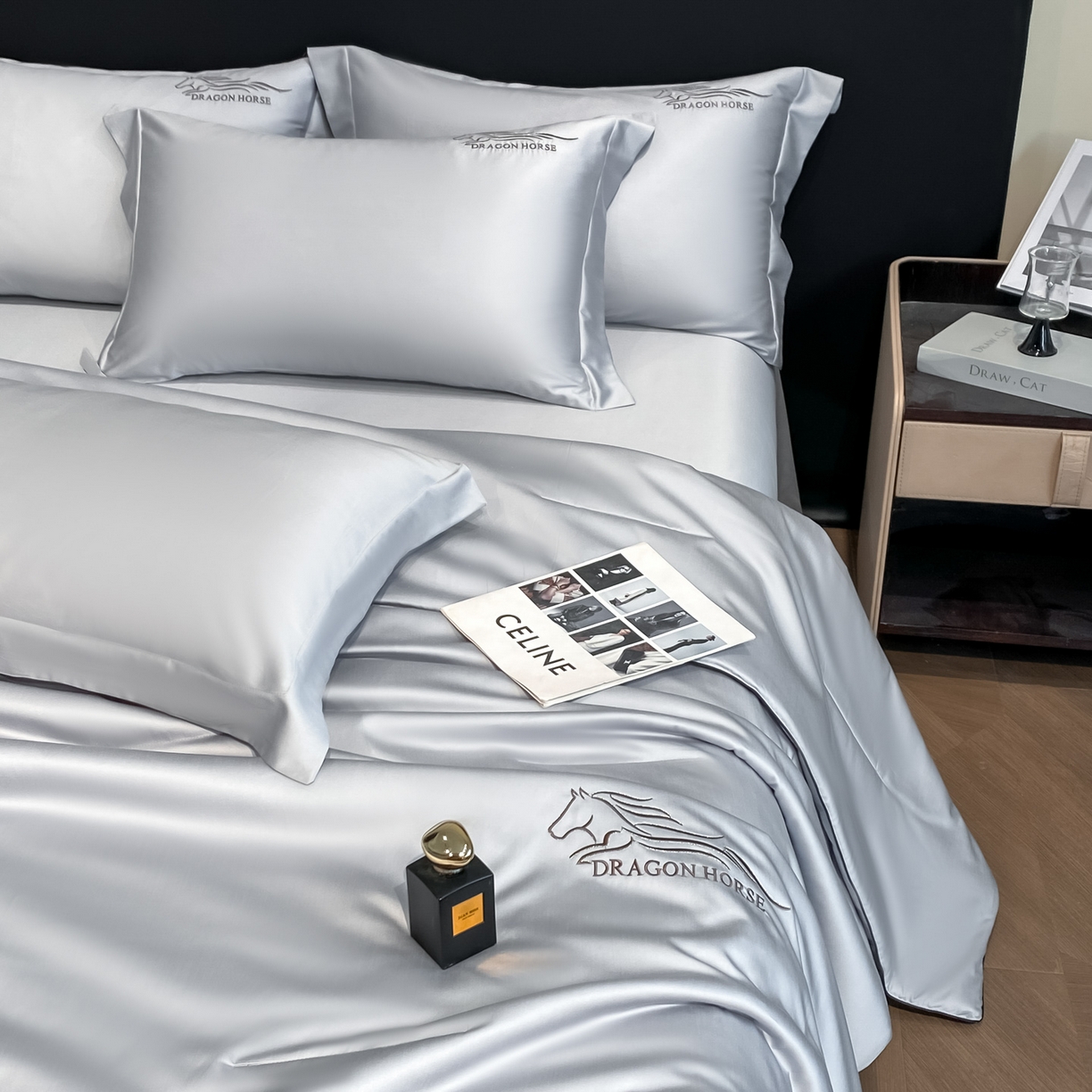 91家纺网 家纺一手货源 找家纺 （总）新方向 2026刺绣A类20%蚕丝天丝棉夏被四件套 65%60s兰精天丝 35%100支长绒棉-一马当先