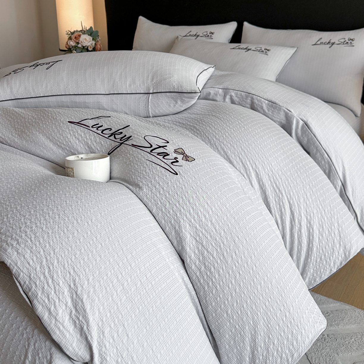 91家纺网 家纺一手货源 找家纺 利欧 2026新款水洗棉四件套提花四件套刺绣四件套-幸运 幸运灰