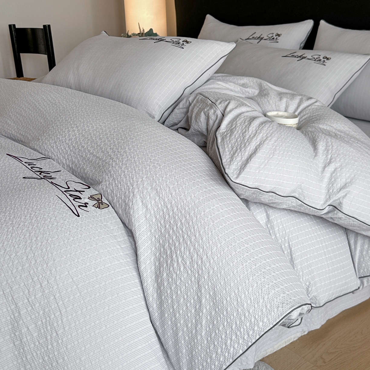 91家纺网 家纺一手货源 找家纺 利欧 2026新款水洗棉四件套提花四件套刺绣四件套-幸运 幸运灰